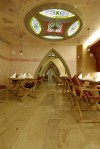 Jura mészkő, beige<br>
Nagyvárad - Leonesse középkori lovagi étterem
